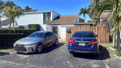 Building Photo - 2130 SW 122nd Ct