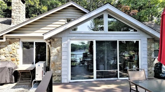 Foto del edificio - 90 Ruffstone Rd