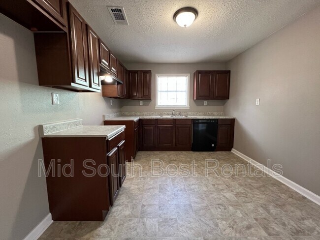 Foto del edificio - 2661 Woodlawn Terrace