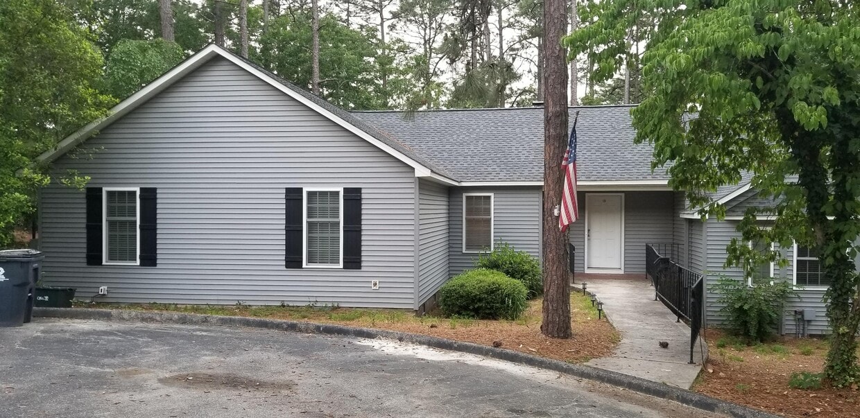 1624 E Indiana Ave Unit 15, Southern Pines, NC 28387 Condo for Rent