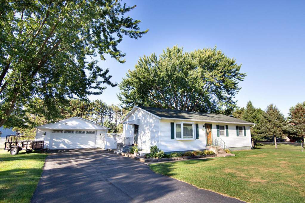 726 Juline Way, Onalaska, WI 54650 House Rental in Onalaska, WI