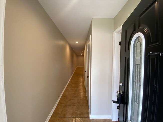 Building Photo - Benbrook Texas Condo for Rent