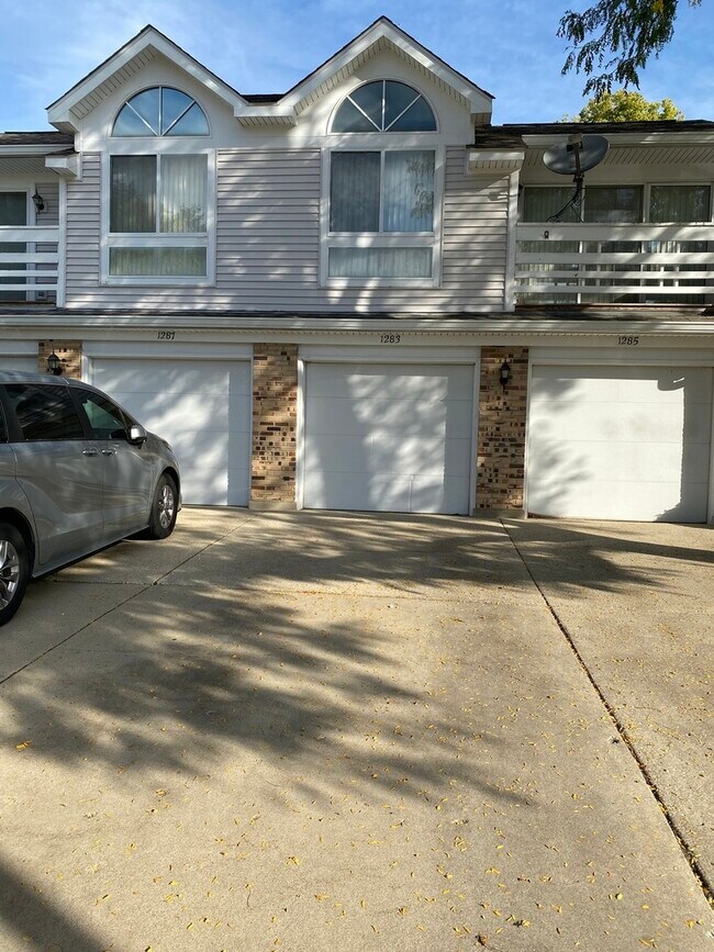 Building Photo - 1283 Ranchview Ct
