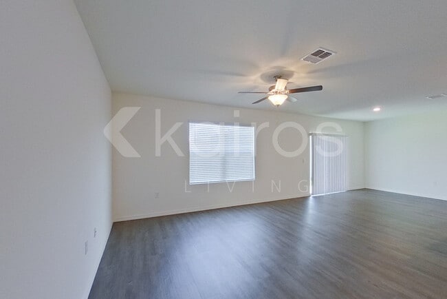 Foto del edificio - 32212 Edson Ave