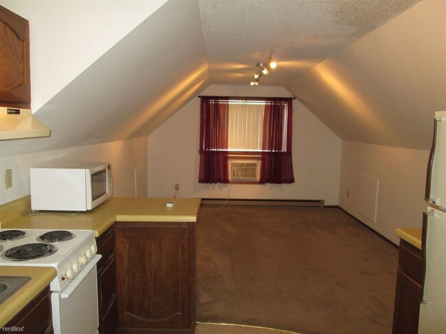 Building Photo - 2710 S 18th St