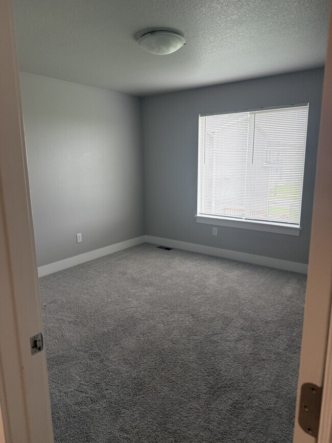 Foto del edificio - 1504 NE Polk Dr