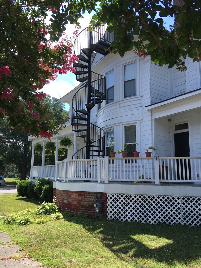Building Photo - 3313 Granby St