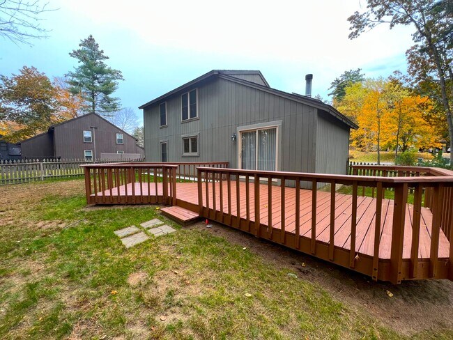 Foto del edificio - 13 Meadow Rue Pl