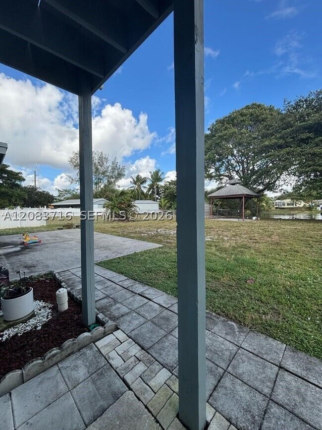 Foto del edificio - 3921 SW 31st Dr
