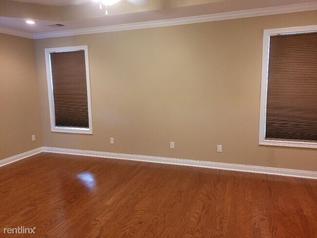 Foto del edificio - 3 br, 2 bath House - 528 N Second St