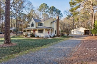 Building Photo - 102 Whispering Way