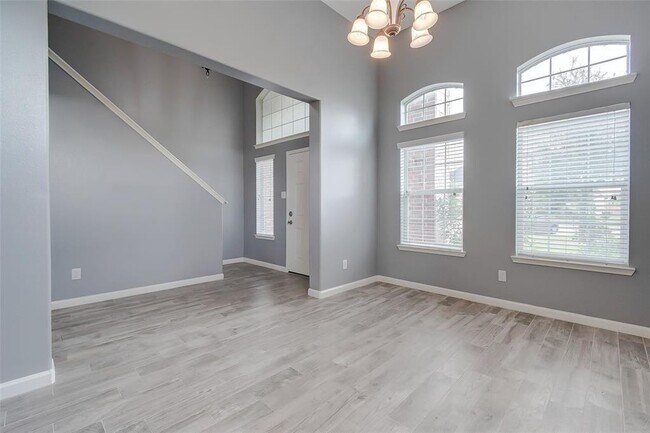 Foto del edificio - 8930 Willow Wind Ln