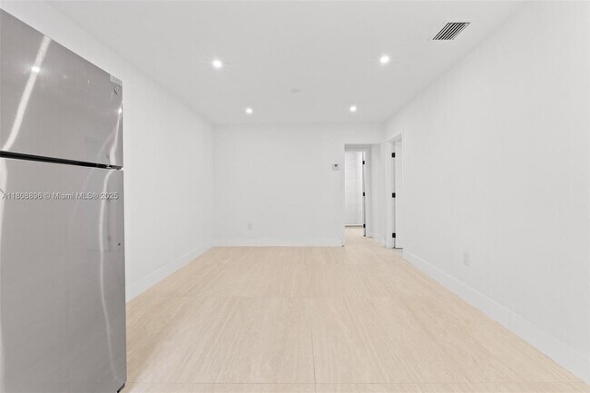 Foto del edificio - 2442 SW 3rd St