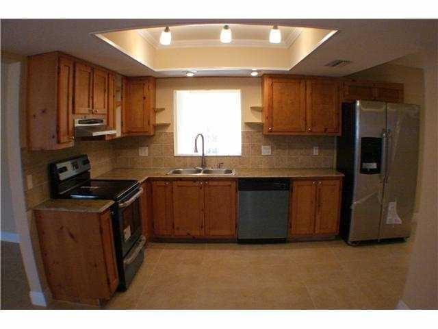 Foto principal - 9200 NW 25th Ct