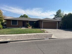 Building Photo - 2949 Rosewood St