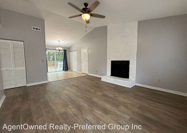 Building Photo - 3 br, 2 bath House - 204 Bridgecreek Drive