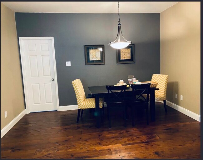 Foto del edificio - 2716 Zoeller Dr