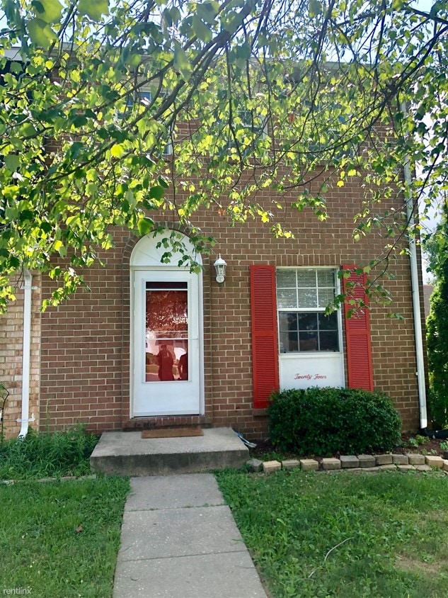 24 King Charles Cir, Rosedale, MD 21237 House for Rent in Rosedale, MD