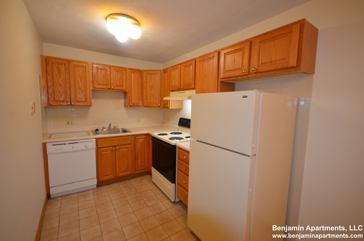 282 Grove St, Newton, MA 02466 Apartments in Newton, MA