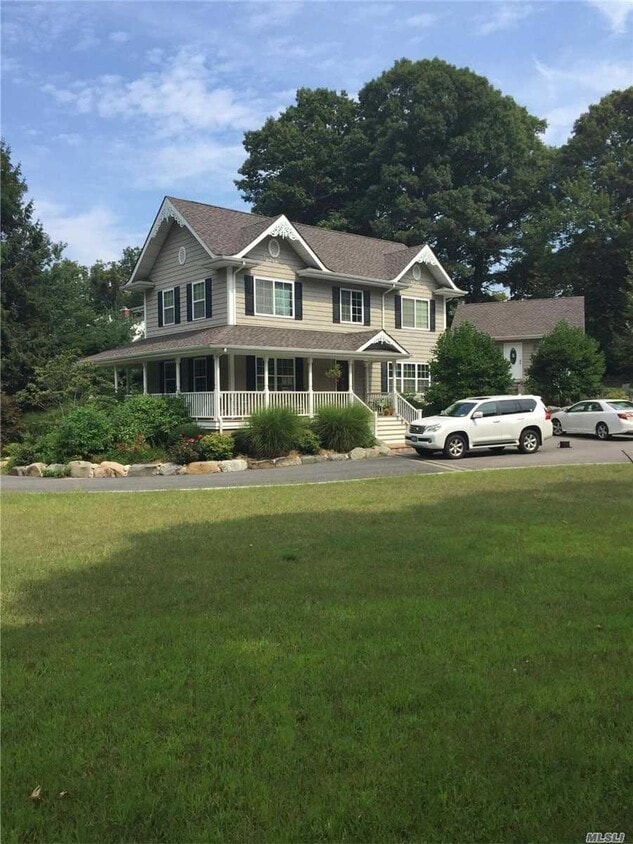 101 Hallock Landing Rd, Rocky Point, NY 11778 House Rental in Rocky