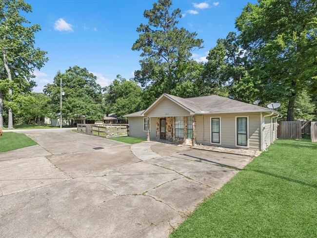 Foto del edificio - 12114 Creekside Dr