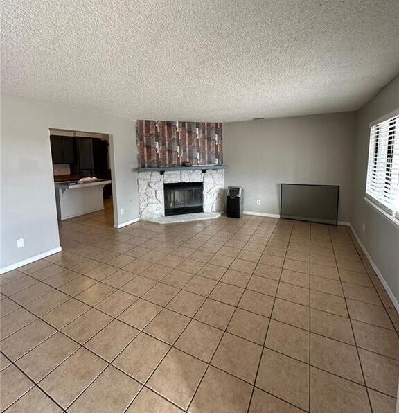 Foto del edificio - 9470 Peach Ave