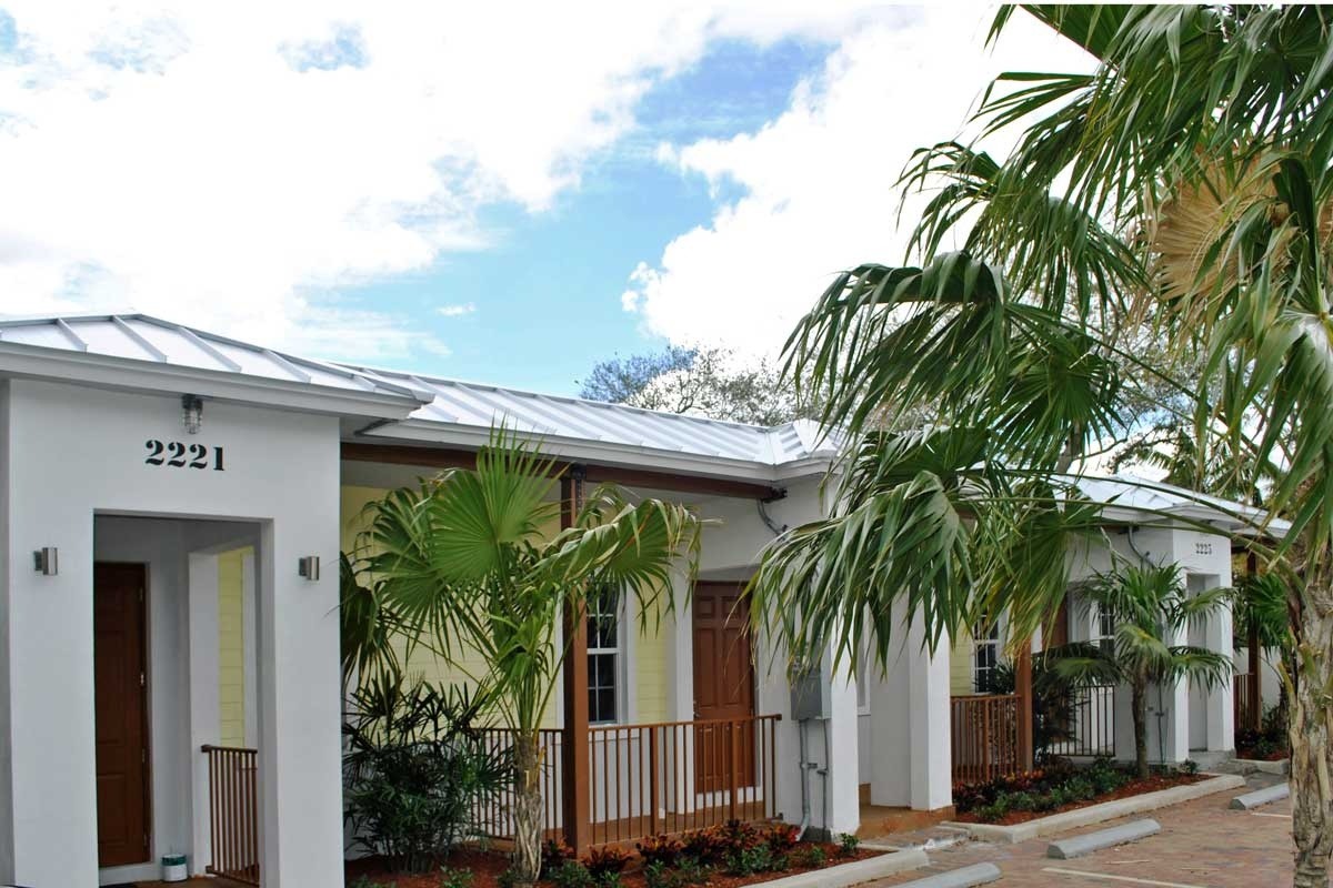 Foto principal - 2221 NW 64th Ave
