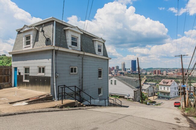 Building Photo - AVAILABLE APRIL 2026 - THE BEST VIEWS IN THE BURGH!! 3 Bedroom/1 bath