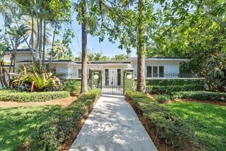 Building Photo - 1037 Alfonso Ave