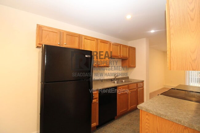 Building Photo - 2 Waverly Dr