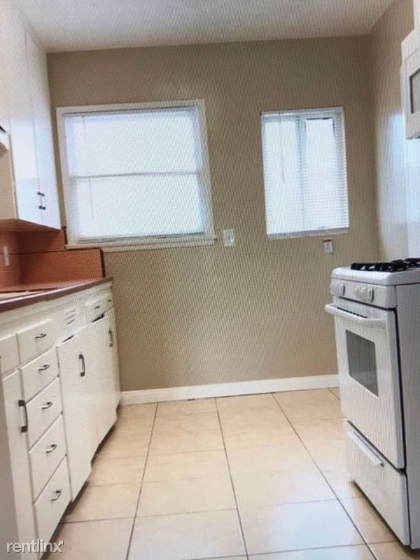 Building Photo - 1 br, 1 bath Apartment - 802 N Lemon St