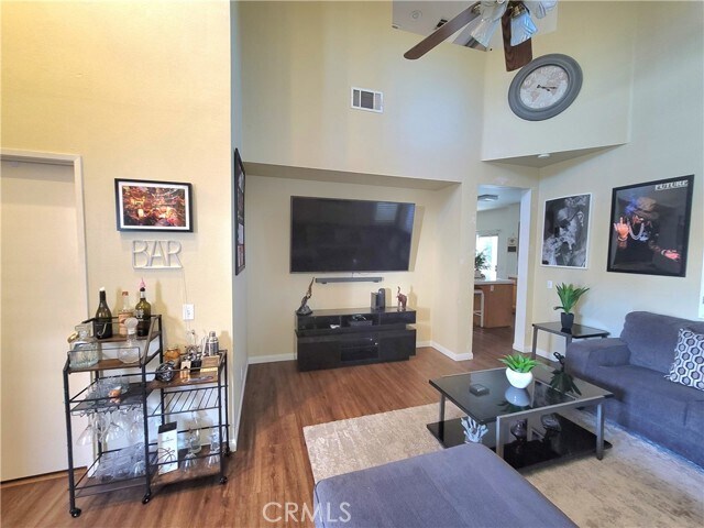 Foto del edificio - 5560 Barclay Ct