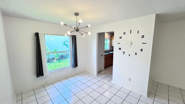 Foto del edificio - Experience the Magic of Home at 3100 Owass...