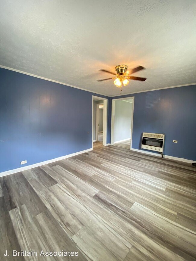 Building Photo - 2 br, 1 bath House - 413 Elm Ave. NW