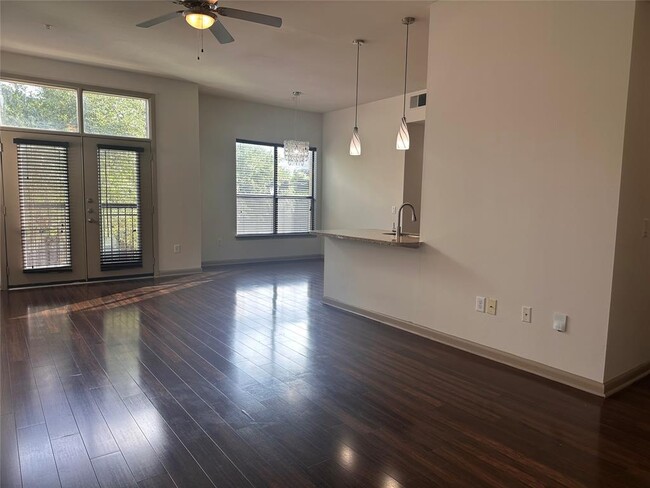 Building Photo - 306 McGowen St