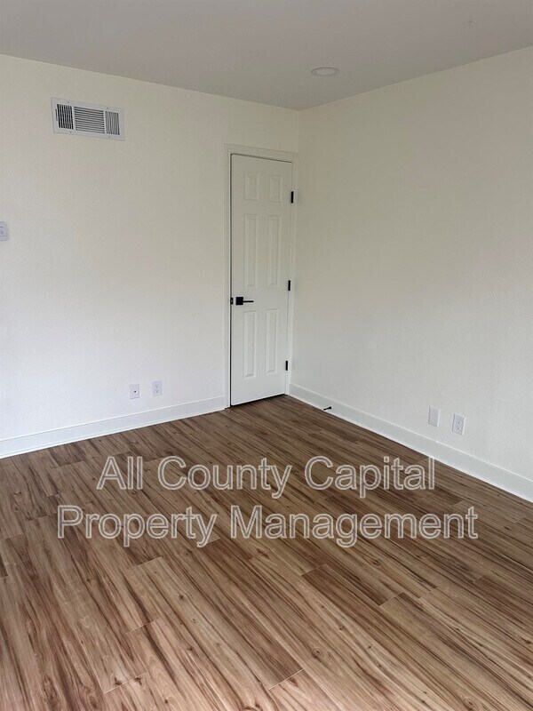 Foto del edificio - 3413 Willowrun Dr