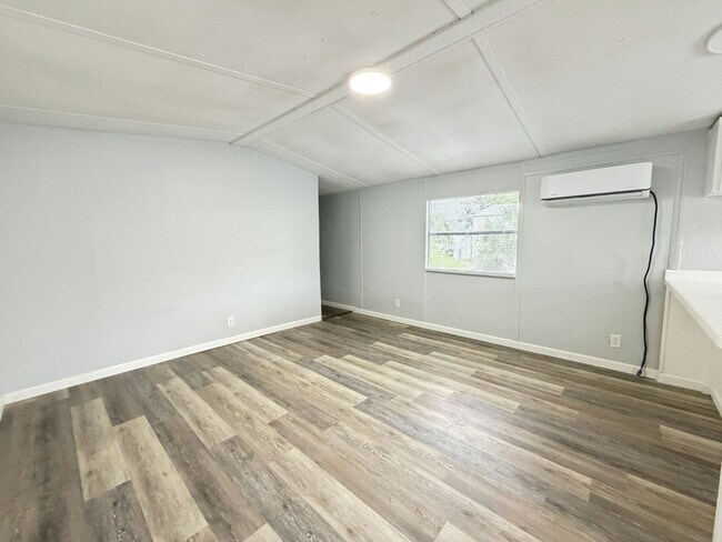 Foto del edificio - 11240 N Northwood Dr