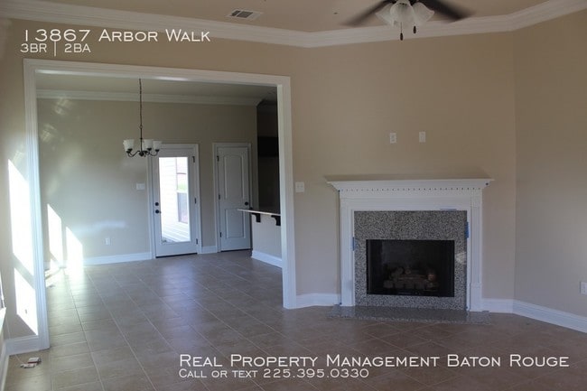 Building Photo - Beautiful Home in Arbor Walk