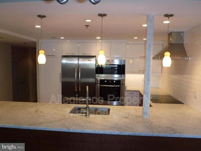 Foto del edificio - 545 E Braddock Rd