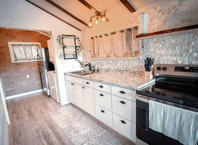 Foto del edificio - 1419 150th Pl NW