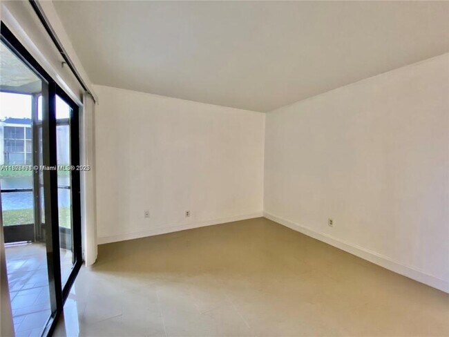 Building Photo - 2 bedroom in Miramar FL 33025