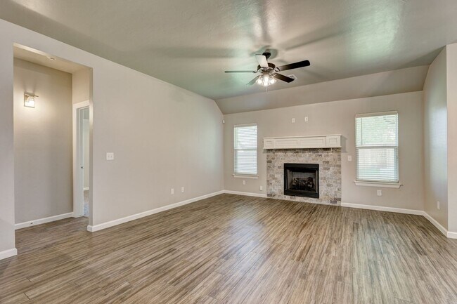 Building Photo - 1107 Magnolia Drive in Noble Available NOW...