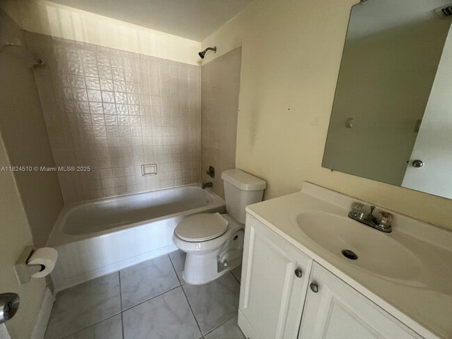 Foto del edificio - 1025 Twin Lakes Dr