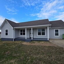 Building Photo - 224 Jr Dr