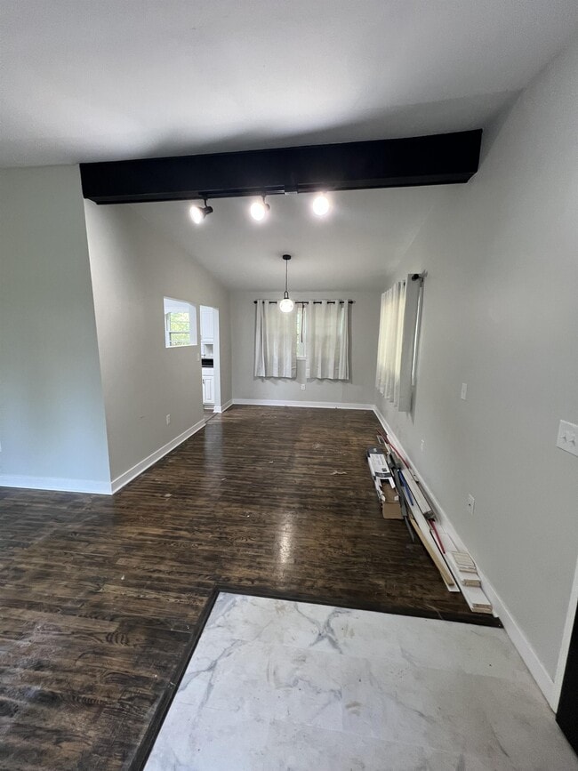 Building Photo - 409 8th St