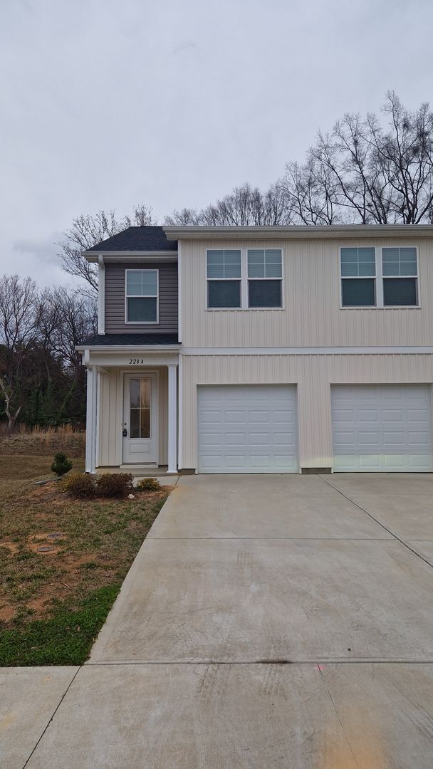 Foto del edificio - 3BR w/ 1-Car Garage + Central AC in Mooresville