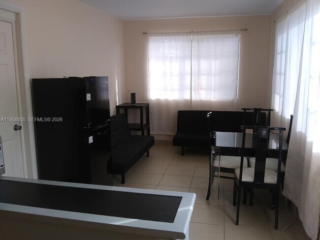 Foto del edificio - 734 SW 5th Ave