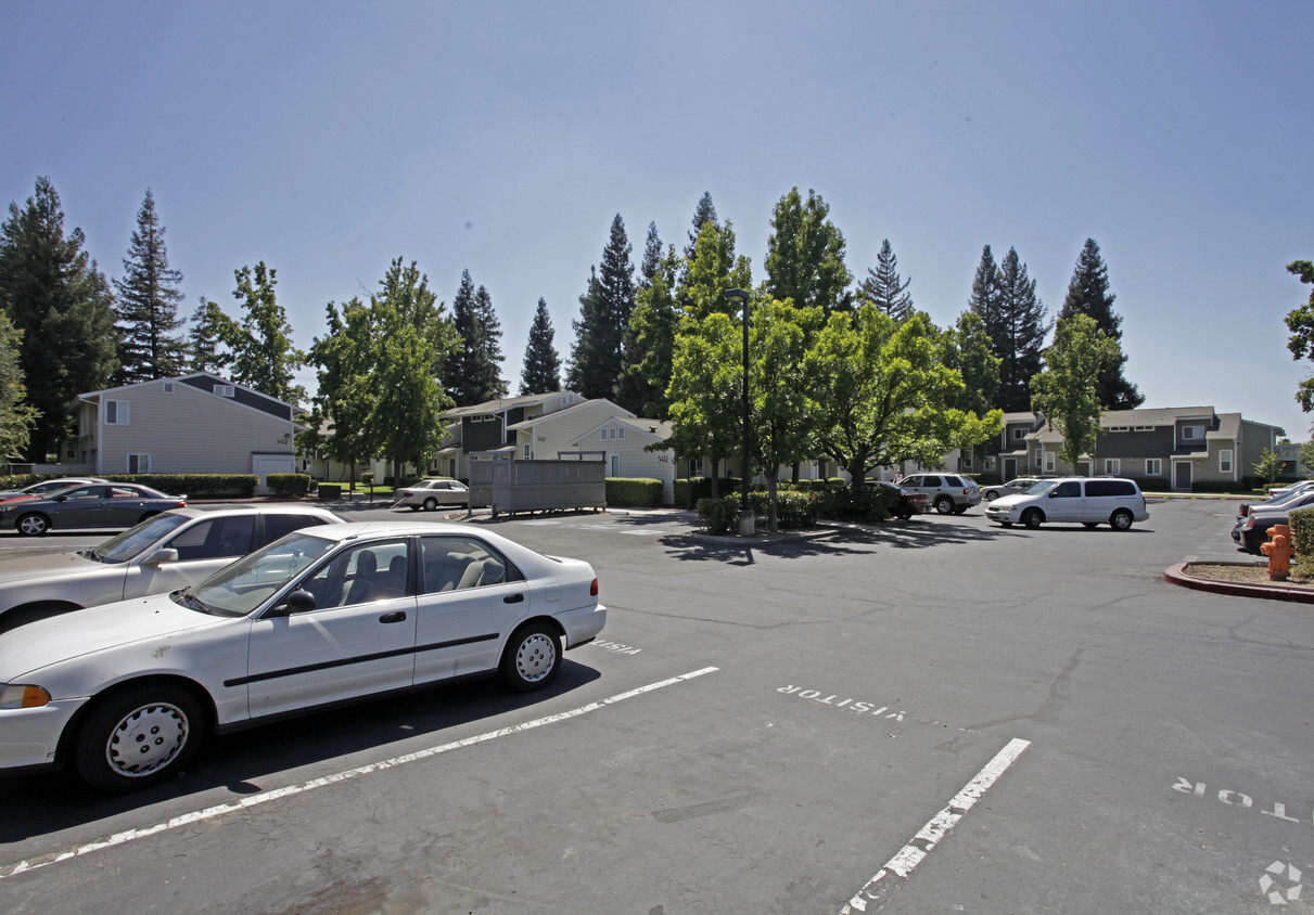 Building Photo - Ridgewood La Loma