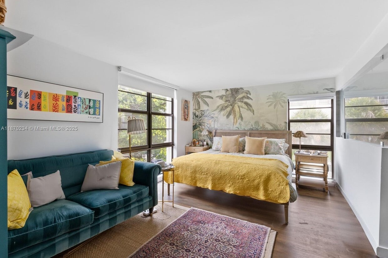 Primary Photo - 100 Ocean Ln Dr