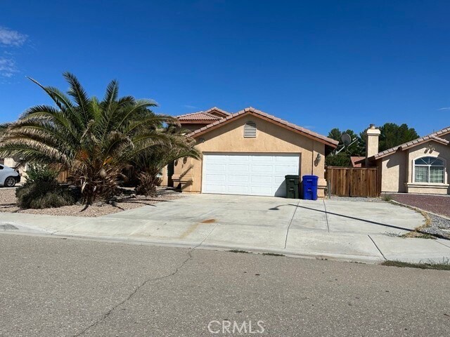 Foto principal - 18585 Laurie Ln